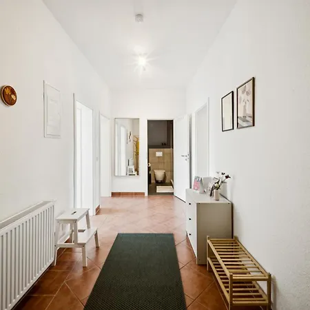 דירה Moderne Fuer Familien I Zentral I Balkon פירנה